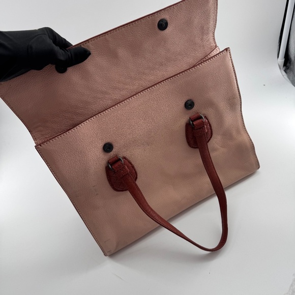 Bottega Veneta Two-Tone Leather Tote Bag with Intrecciato Details - Picture 11 of 14